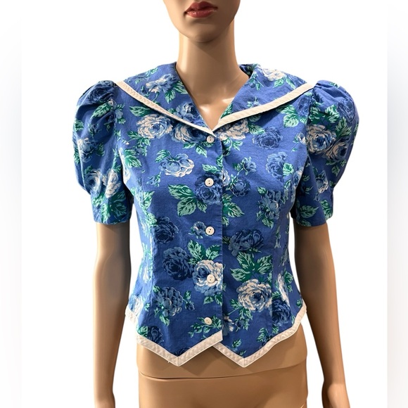 Vintage Tops - Floral Blue Women's Top